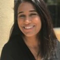 Profile photo of Fizza Davwa