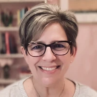 Profile photo for Jen Diascro